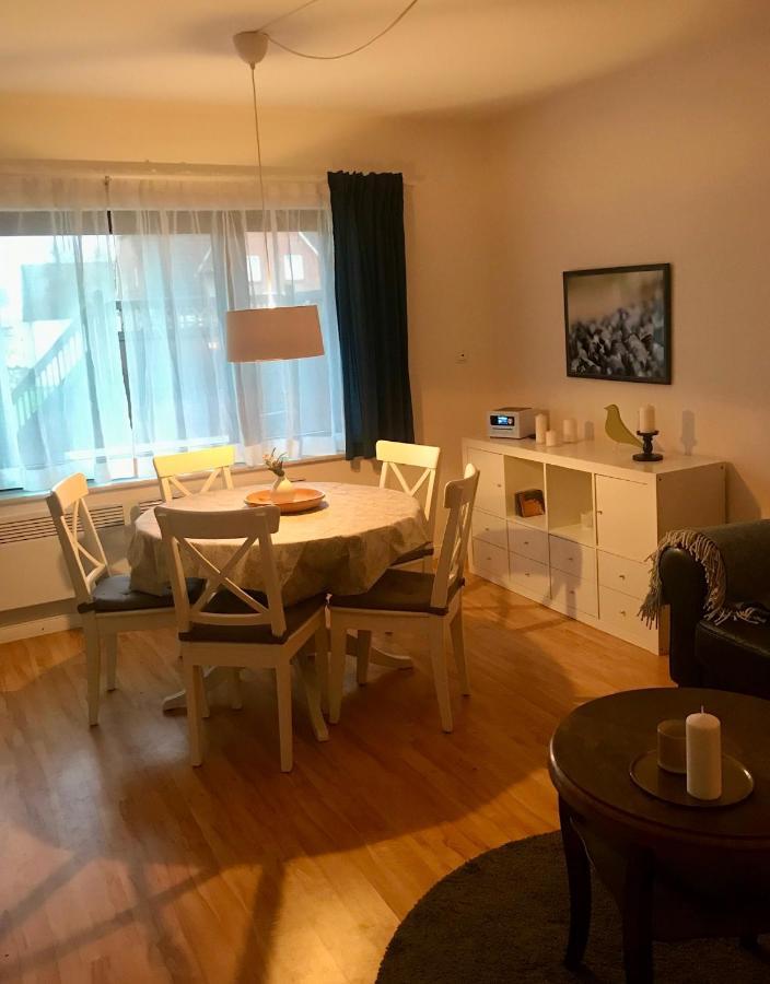 Gemuetliches Ferienhaus Hinterm Deich Nordstrand Bagian luar foto